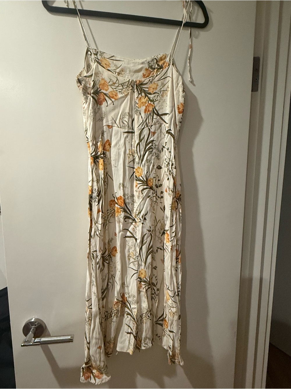 Reformation size 6 floral cream and yellow - Picture 5 of 8